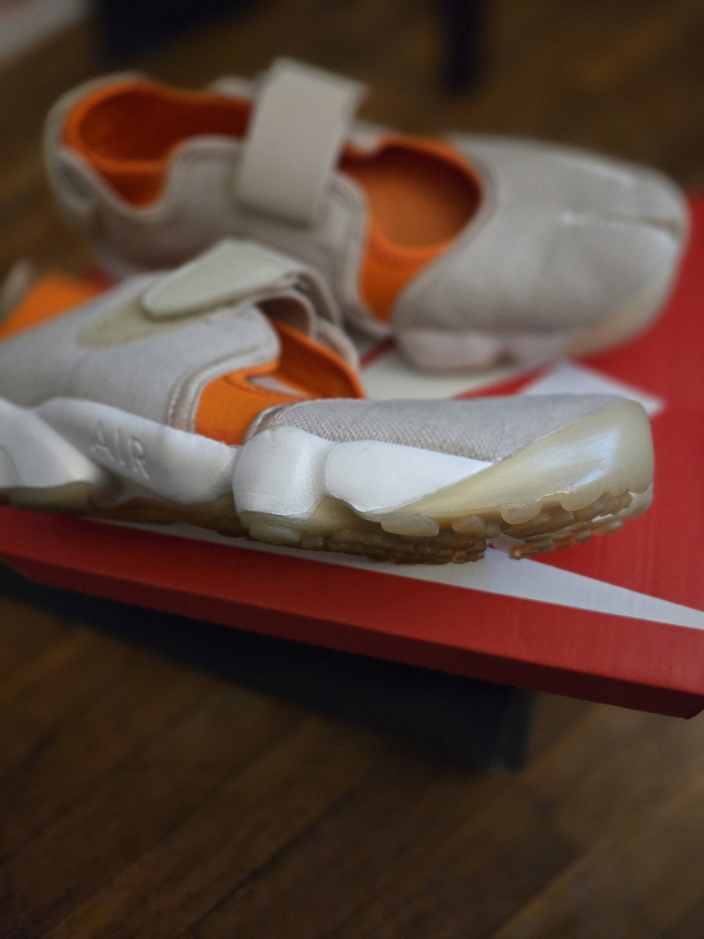 Nike Aur RIFT Slip-On Sneakers Tan with Orange Lining